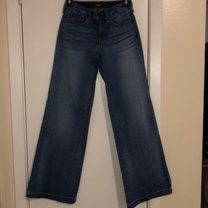 Wide leg Jeans w/short inseam!
